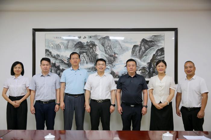 聯盟各成員單位負責人合影.jpg